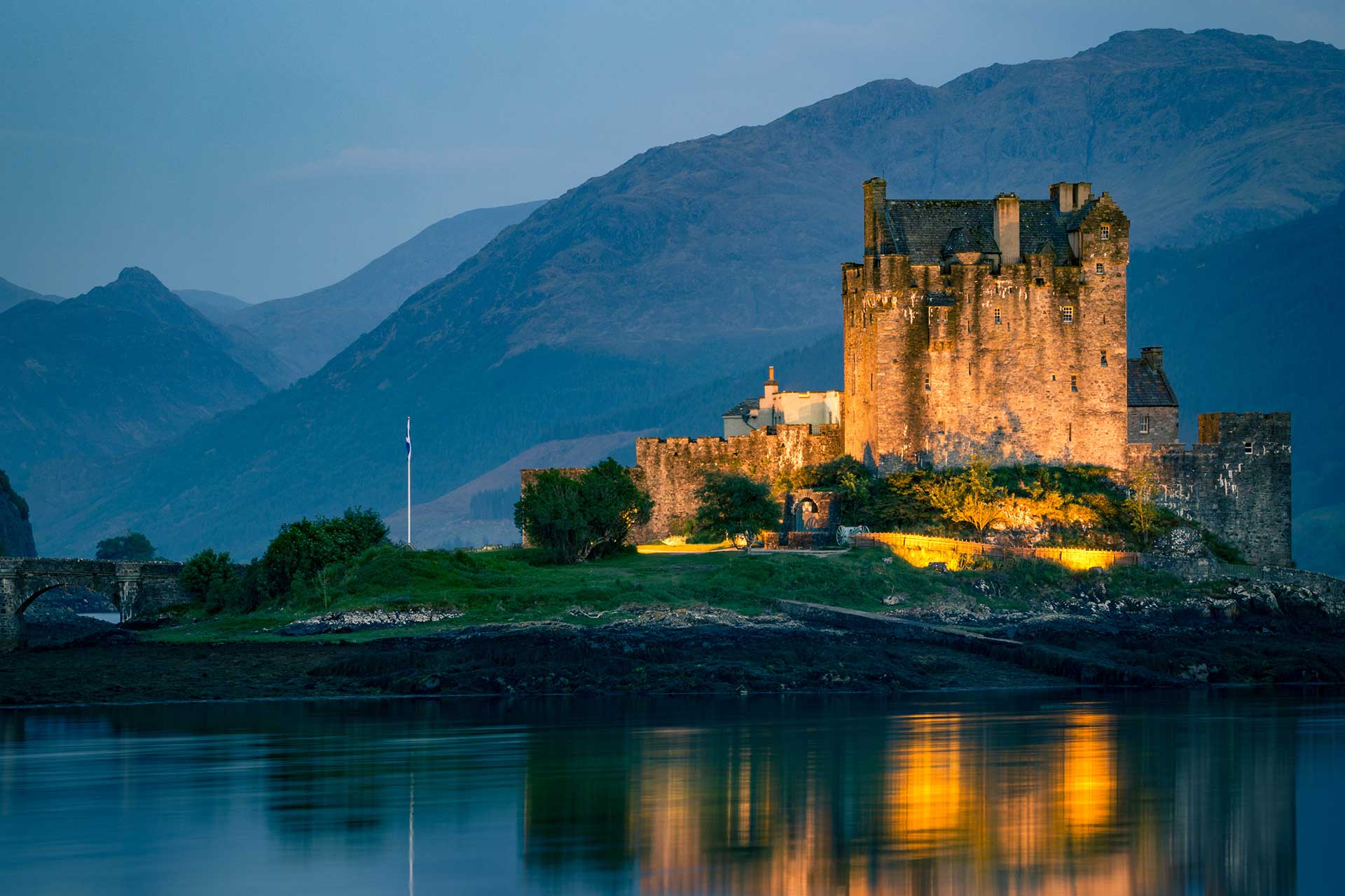 Explore activities and attractions when you stay at Birchbrae Highland Lodges, like Eilean Donan Castle near Skye